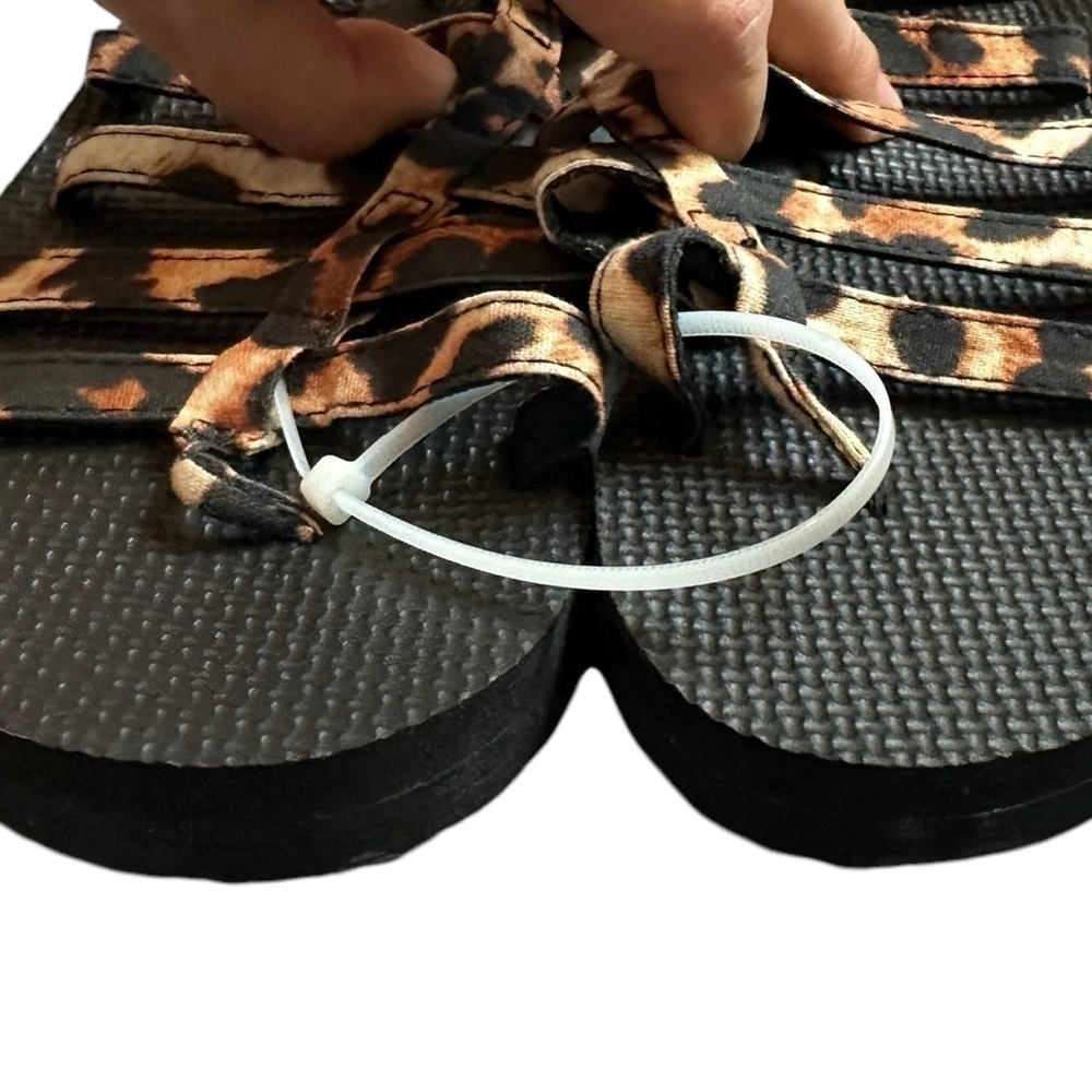 NEW Arizona Love Trekky Leopard Sandals | Velcro Strap Platform | EU38 / US 8 - Picture 3 of 3